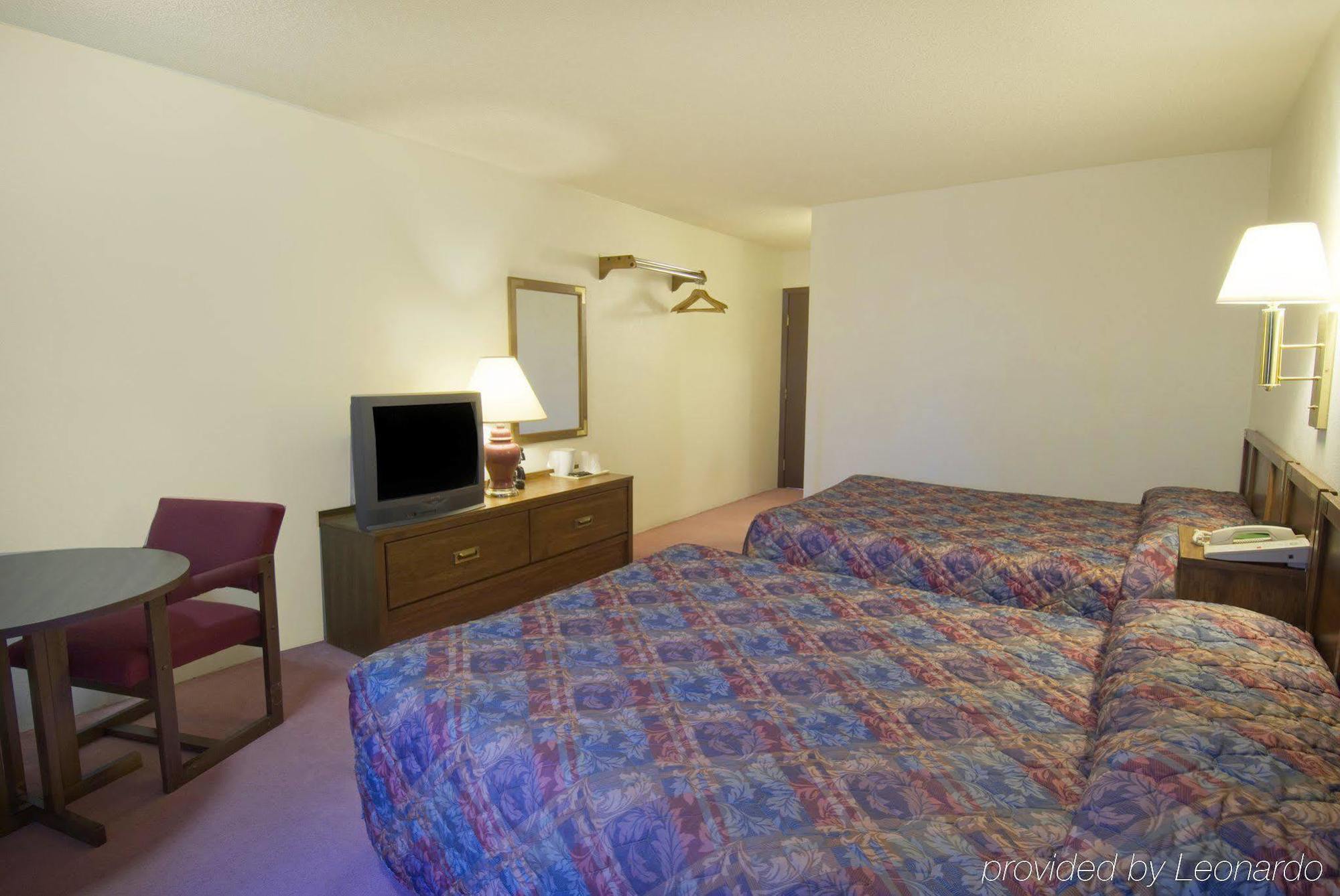 Americas Best Value Inn Laramie Quarto foto