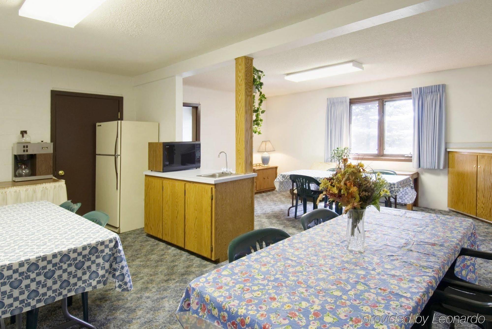 Americas Best Value Inn Laramie Quarto foto
